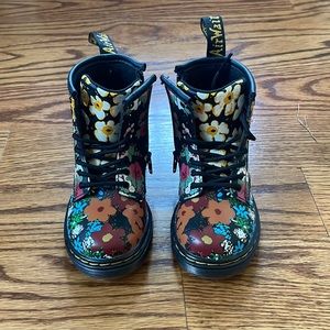 dr martens classic floral boot - toddler size 8